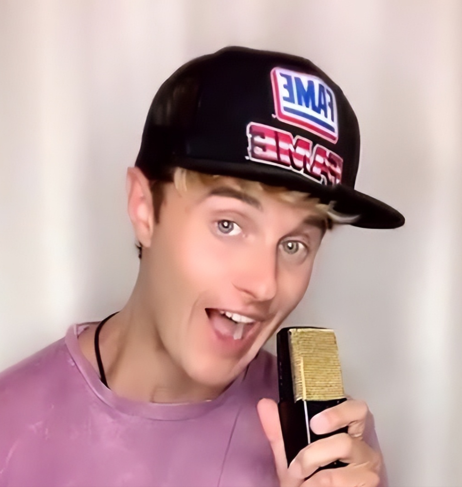 "国外歌手"巴哥bart和"手指舞"第一人,你更喜欢谁?插图2