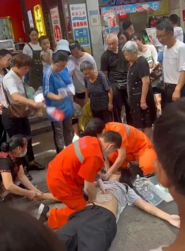 16岁男孩意外身亡网传因珍珠奶茶卡喉家属辟谣系心脏骤停