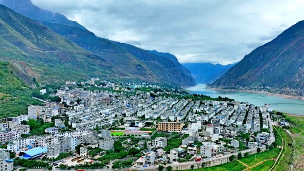 伟大变革 非凡十年丨永善:绘就城乡壮美新画卷(组图)_腾讯新闻