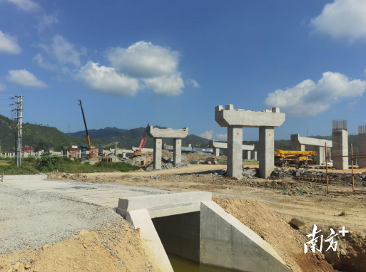 又有新进展深汕西高速改扩建项目涵洞施工完成