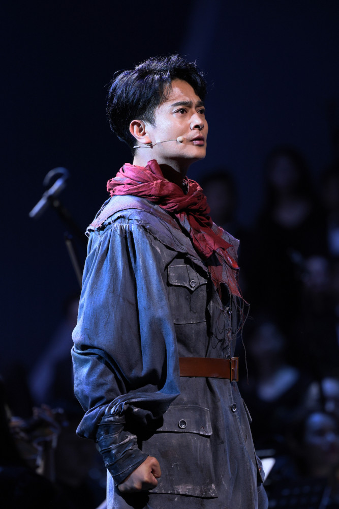 音乐剧演员刘岩演唱《王二的长征》选段"唱宝爷的音乐剧,尤其他还在