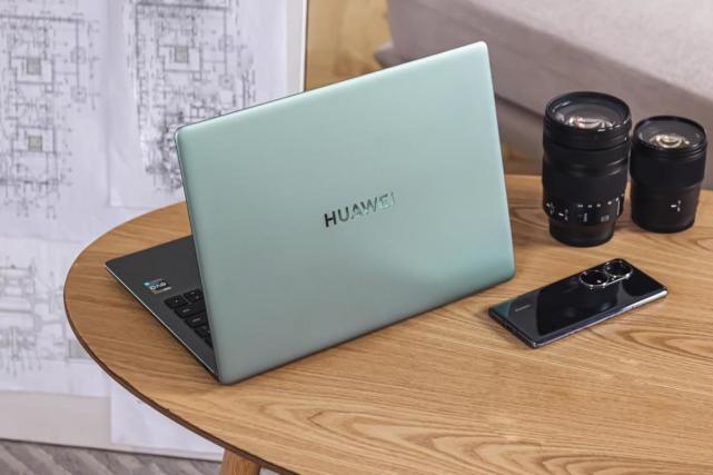 全新华为matebook 14s云杉绿图赏:扑面而来的高级感_腾讯新闻