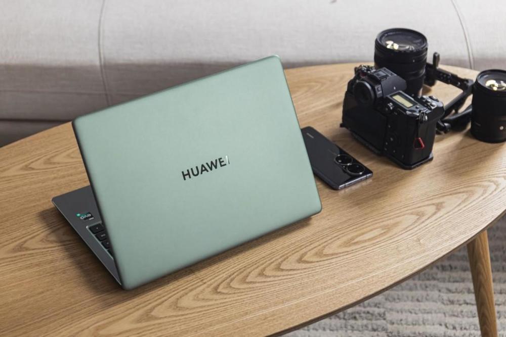 全新华为matebook14s云杉绿图赏扑面而来的高级感