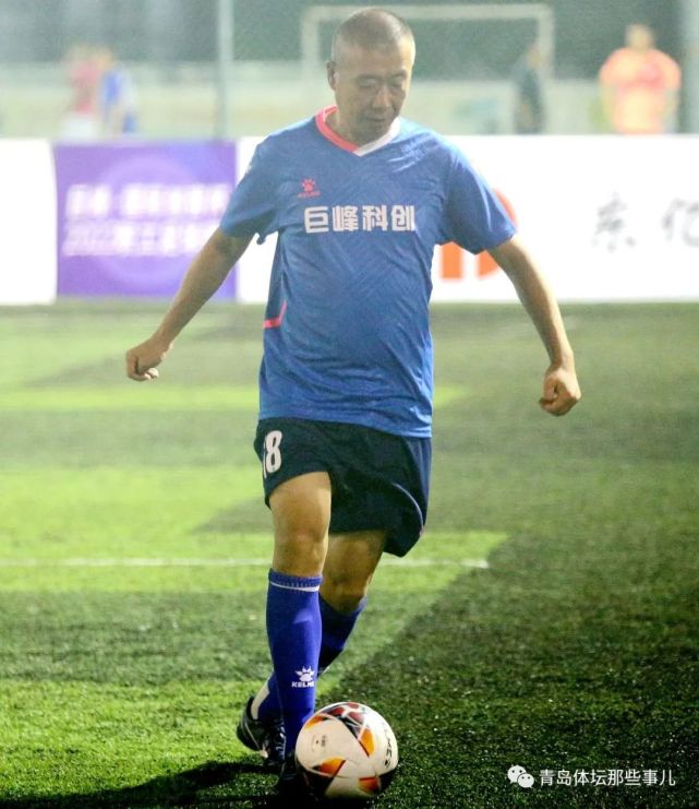杨鹏鸣宿茂臻助阵,青岛这项高规格足球赛开踢,首轮就高潮迭起!