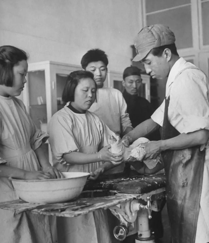 姜齐贤和傅连暲同为"医务将军",为何一个授中将一个授少将_腾讯新闻