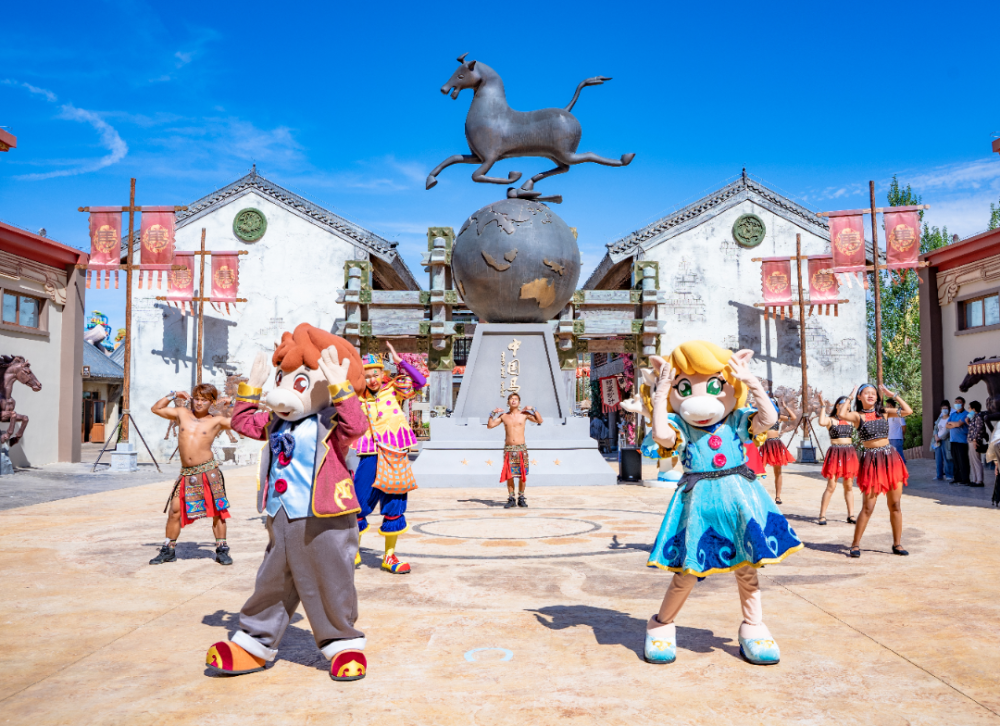 走进马镇,可爱的吉祥物"马上""马朵"热情挥手,9点