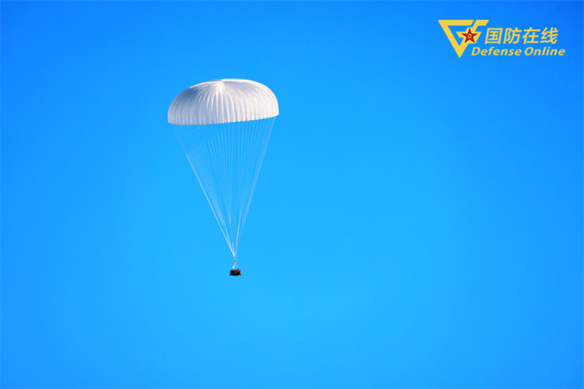 海军航空大学某团运输机空投训练来啦