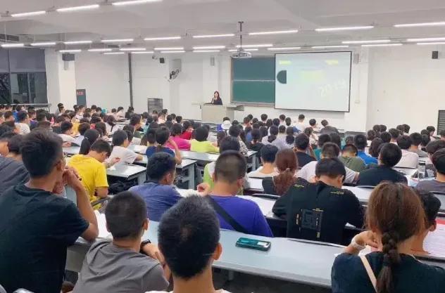 教育部下发通知,“专升本”或将被取消,专科生的“救命稻草”没了?(图3) 教育部下发通知,“专升本”或将被取消,专科生的“救命稻草”没了?(图3)