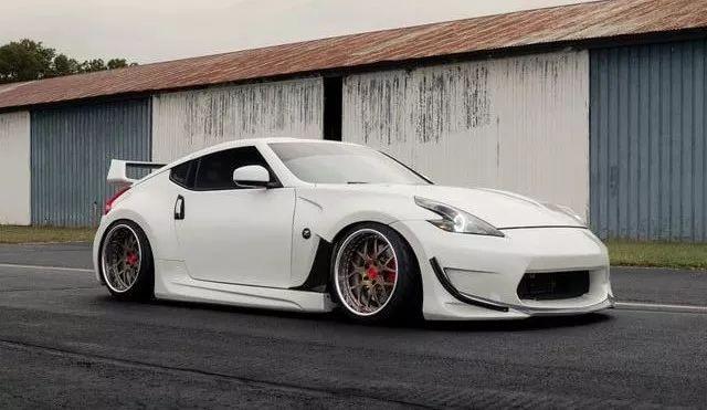 姿态改装日产370z淑女跑车