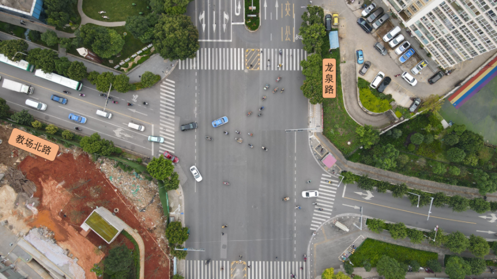 这个路口通行有新变化