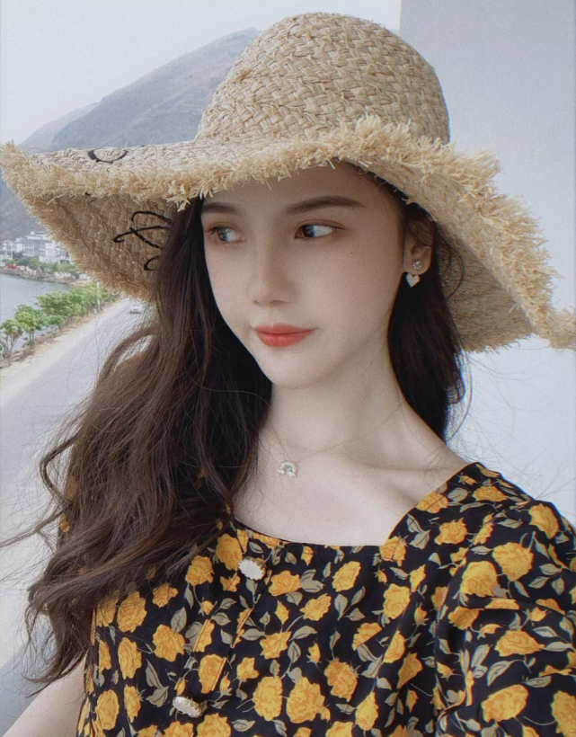 女主播杜佳丽也算是一位老主播了,网络昵称是"iu可可曾",杜佳丽是她本