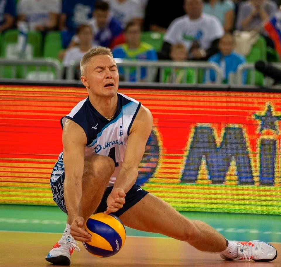 男排自由人克尔米宁欲留任俄超 芬兰国家队将其开除_腾讯新闻