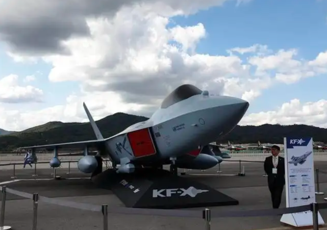 韩国kf21五代机首飞成功韩网民10架歼20b来了都不用怕