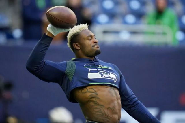 dk梅特卡夫与海鹰达成续约签字奖金创纪录