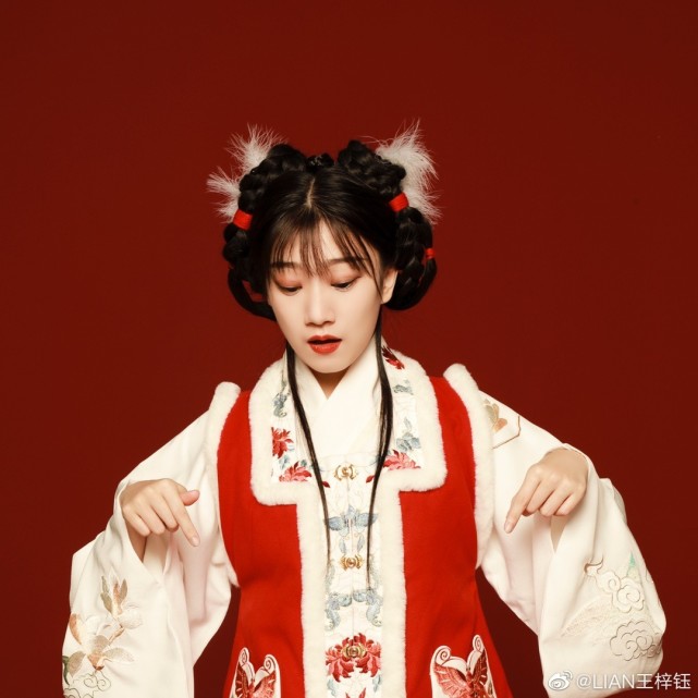 王梓钰一个人的旅行(一个人的旅行歌曲歌词)