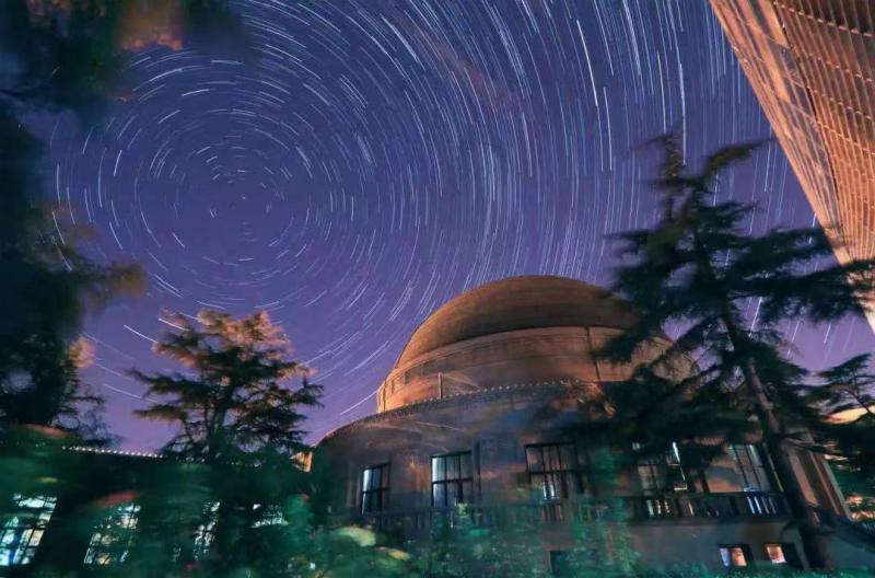 北京天文馆开启暑期“延时模式”_腾讯新闻