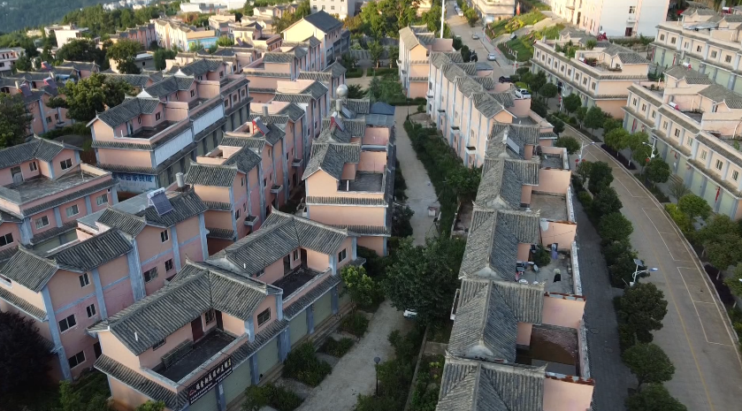 巧家红石岩村:在废墟上重生_腾讯新闻