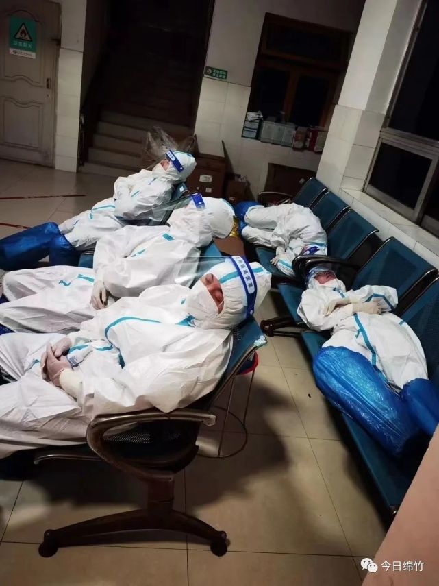 绵竹战疫一线这些感人瞬间!看完泪奔