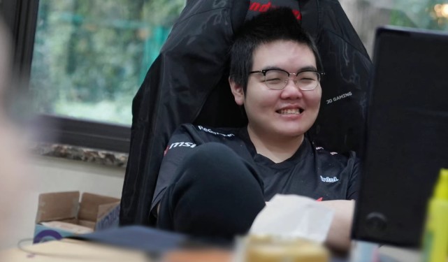 rng跟滔搏必去世界赛前四的概率是最大的张嘉文wbg也有机会