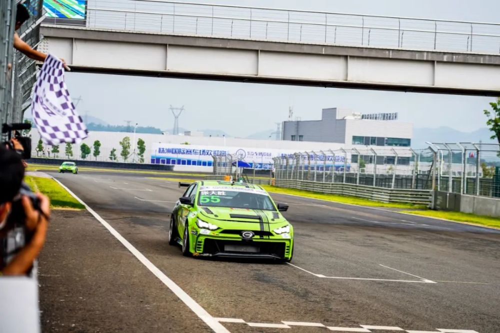 用胜利反击 传祺影豹ctcc首秀豪揽前三_腾讯新闻