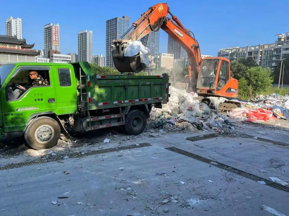 已清3400立方灵溪大力清理建筑垃圾