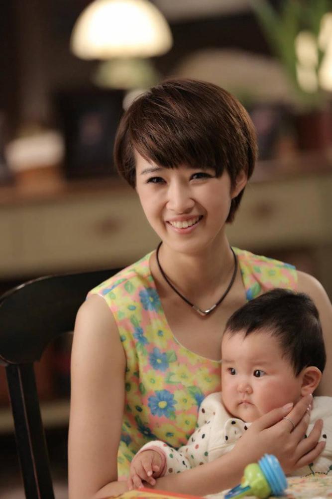 次年秋天,奚望和郭晓然走进婚姻殿堂,刘之冰连续几夜睡不着,婚礼现场