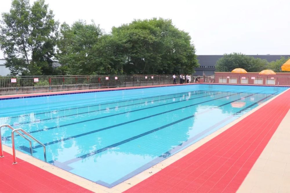 学院游泳池正式试运行啦～_腾讯新闻