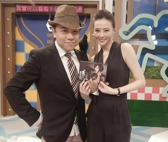 在萧淑慎患癌后,梁轩安一直都在照顾妻子,他的表现证明了,萧淑慎嫁给