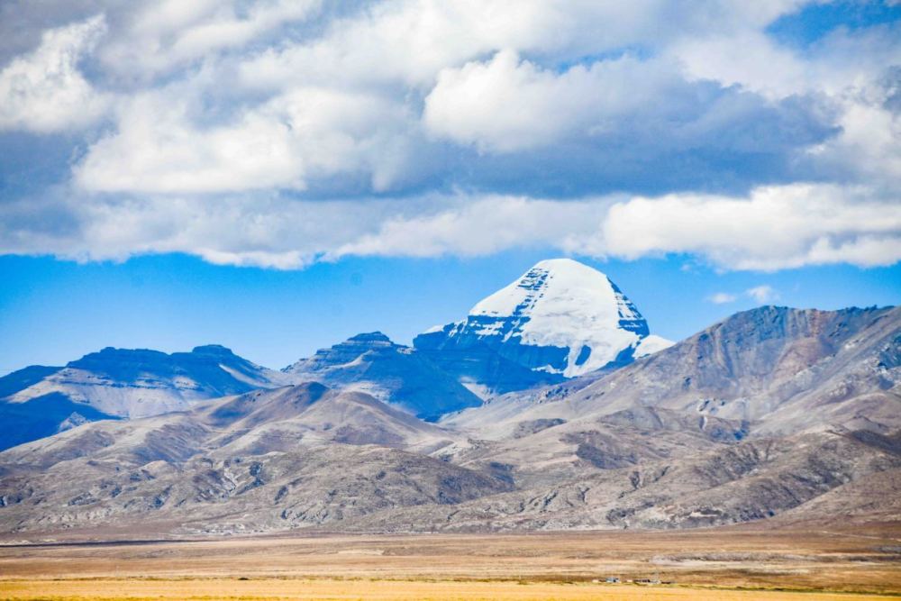 山海湖泊,戈壁雪山,中国最美的十大名山之一就在西藏!_腾讯新闻