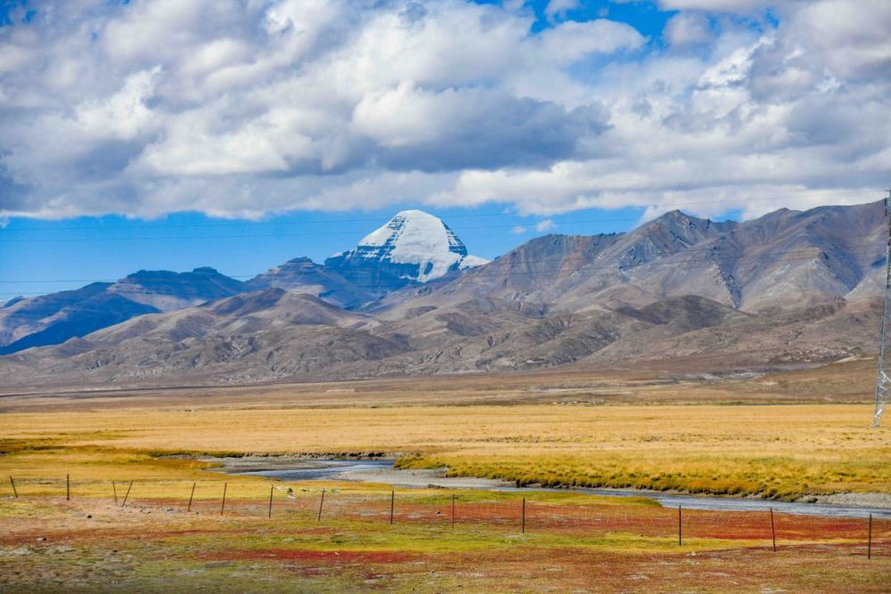 山海湖泊,戈壁雪山,中国最美的十大名山之一就在西藏!_腾讯新闻