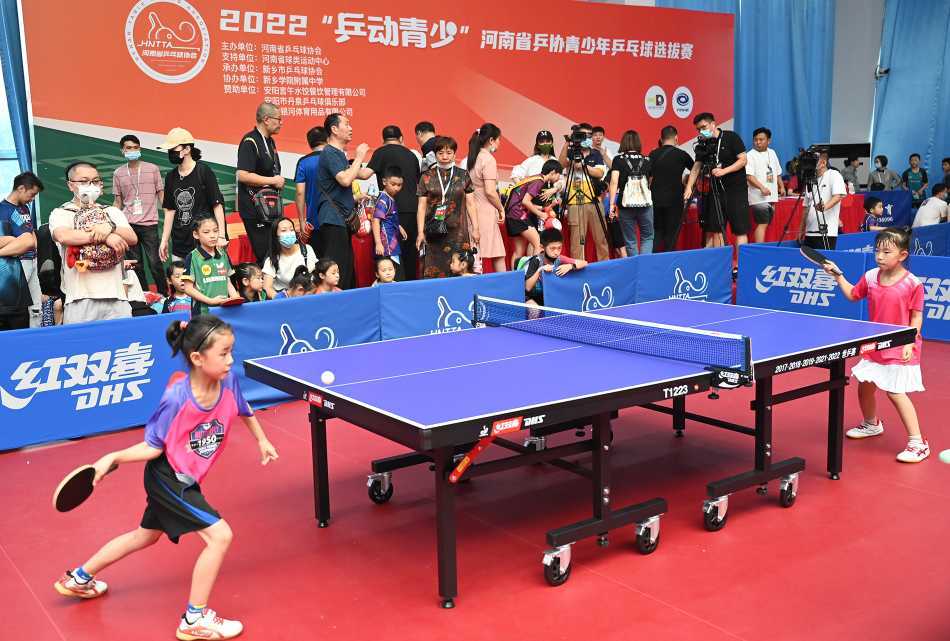 乒乓小将云集新乡!河南省乒协青少年乒乓球选拔赛开拍_腾讯新闻