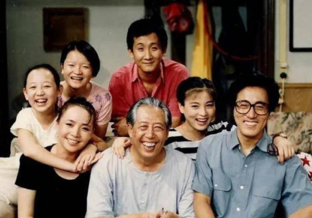 文兴宇逝世15周年，演员关凌发文缅怀：爷爷，我很想您_腾讯新闻