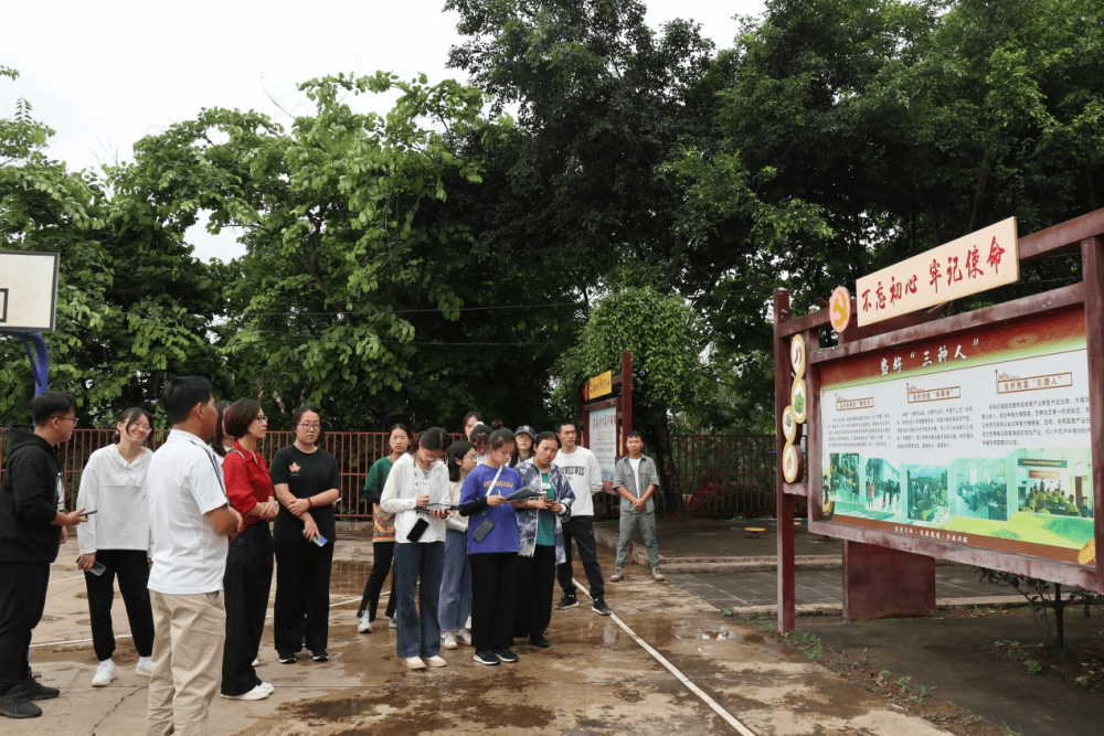 昌宁县柯街镇校地携手实践先行共谱民族团结进步篇章