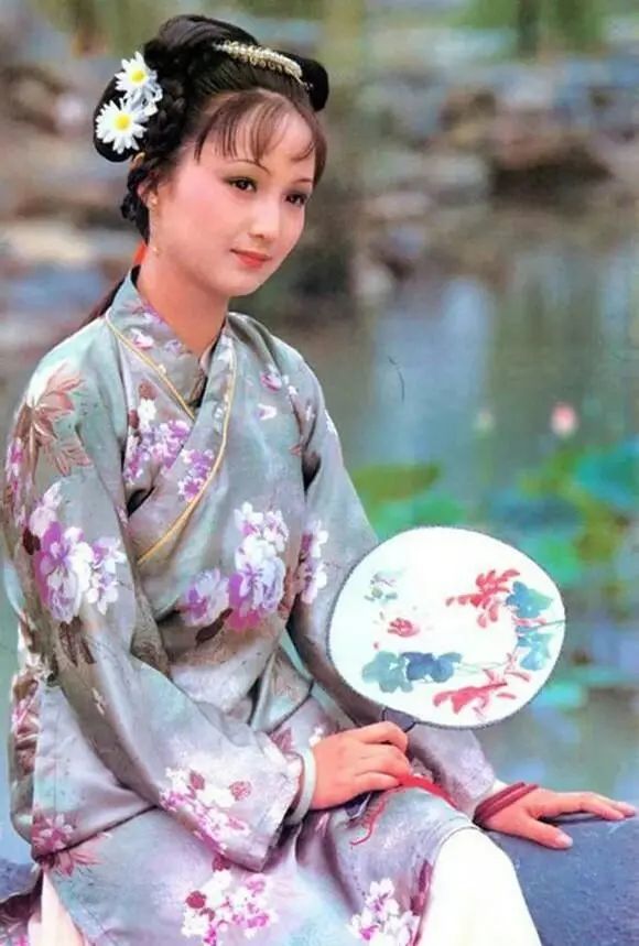 《红楼梦》平儿:所有的高情商,背后都是一种善良插图3