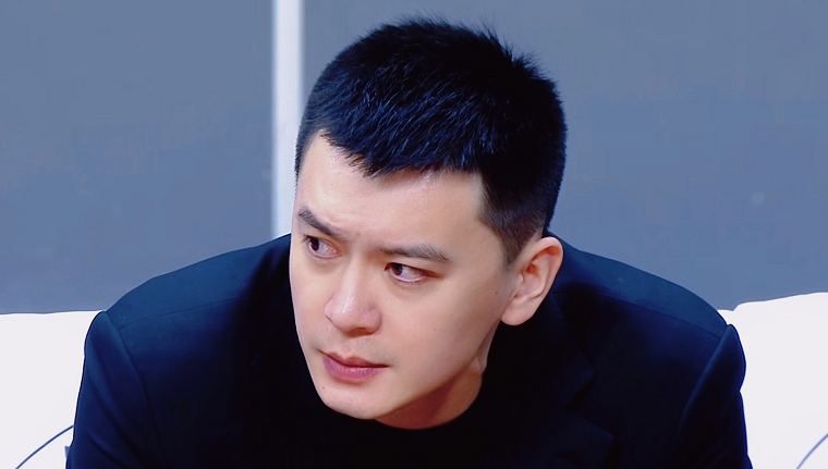 杨鸣迎37岁生日!