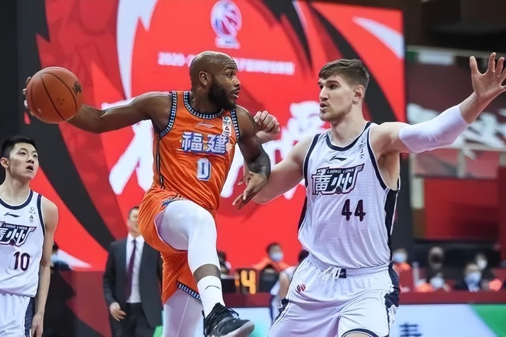 北控男篮新小外援确定,cba得分王加盟只差签字,上赛季场均44分_腾讯
