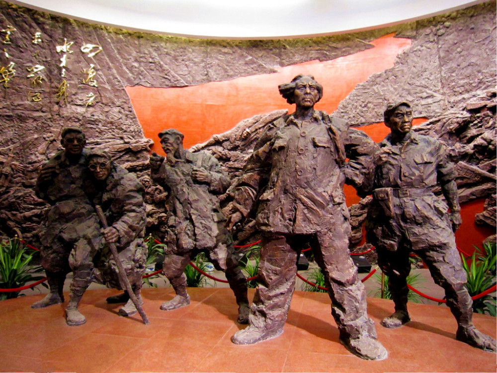 派的第一枪六天后的武汉八七会议提出了"枪杆子里出政权"的思想从此