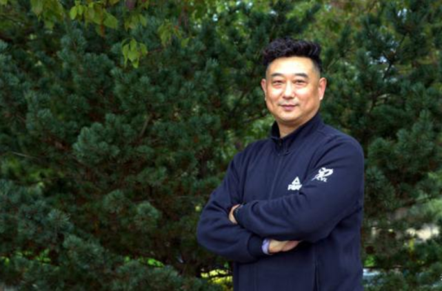 张常宁的家庭十分幸福,父亲张友生是前男排国手,江苏男排主教练,母亲