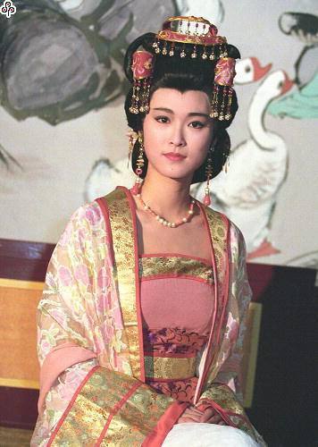 美女童爱玲:出道就演长孙皇后,戏内角色贵气,戏外人生完美