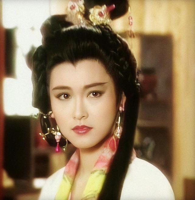 美女童爱玲出道就演长孙皇后戏内角色贵气戏外人生完美