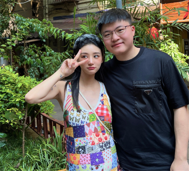 双喜临门,杨洋祝uzi新婚快乐,doinb也祝福gimgoon新婚快乐