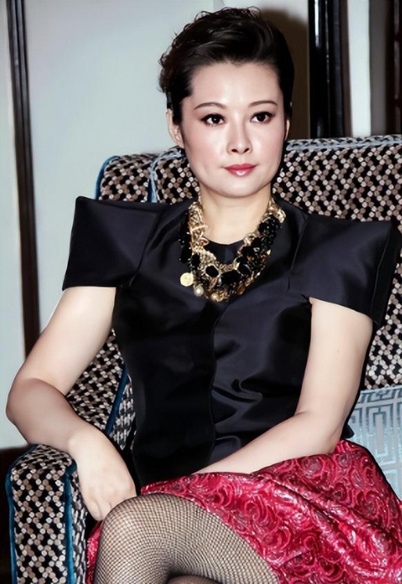 袁立,怎么就走到了今天?_腾讯新闻