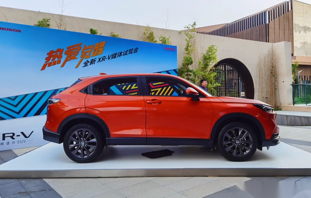 全新本田xrv实车曝光,外观内饰大变样,搭载悬浮式中控屏