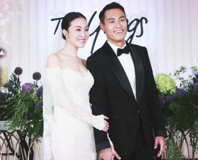 杨佑宁婚宴现场曝光,与妻子甜蜜共舞,媒体称婚礼花费超百万_腾讯新闻