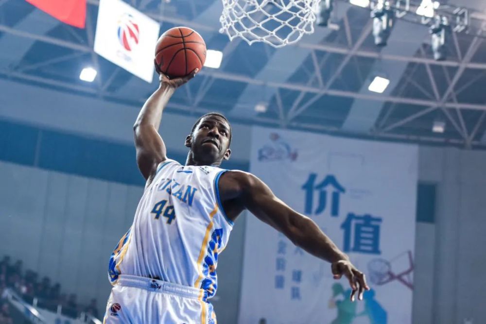 亚洲石佛是怎样炼成的你的篮球场他的马拉松赛场