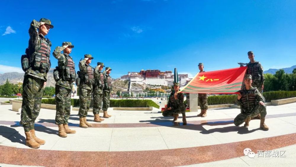 八一,戎装在身送祝福!_腾讯新闻