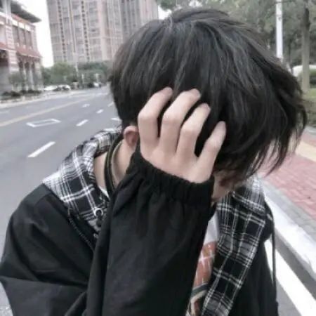 头像男生头像冷酷帅气真人充满阳关的少年