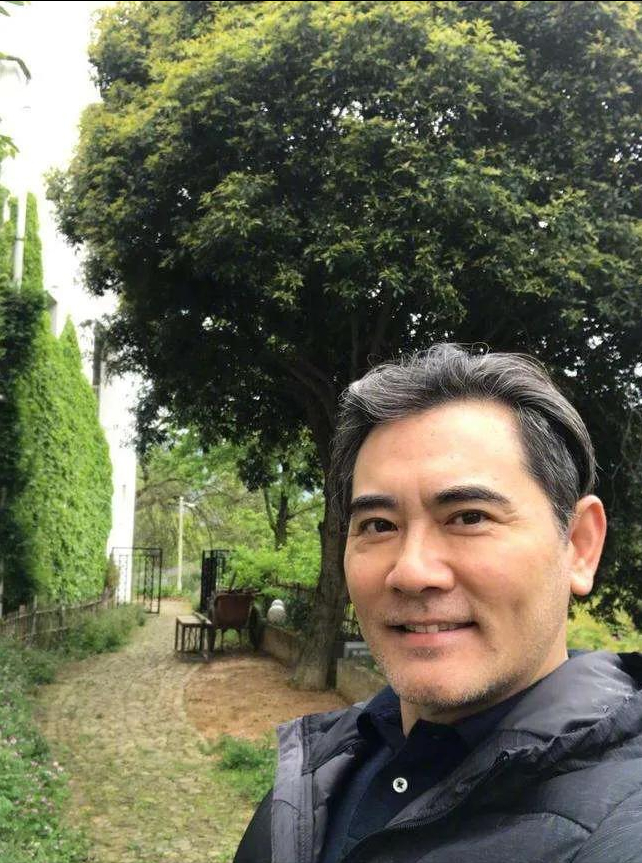 当年迷倒无数观众的"第一美男"赵文瑄,也难逃中年发福,不但一下子胖到