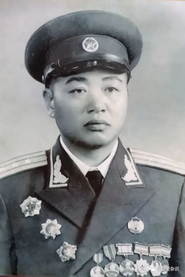 1916年～1994年,1955年,授于开国上校军衔,荣获二级八一勋章,二级独立