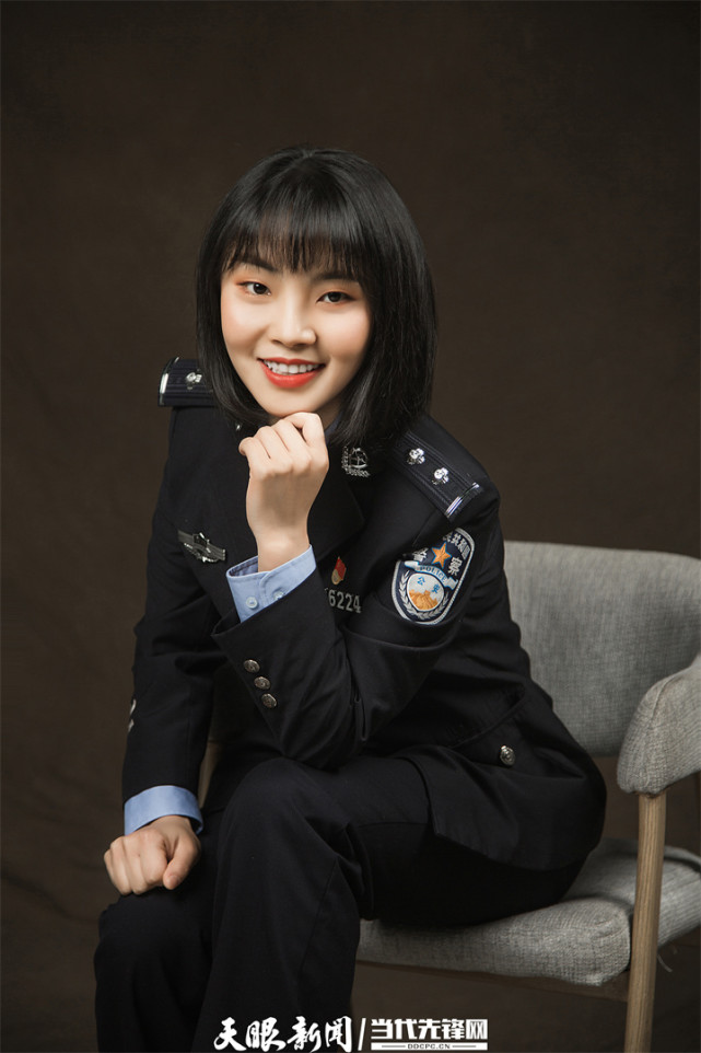 张婷,1991年生,贵阳市公安局云岩分局民警.
